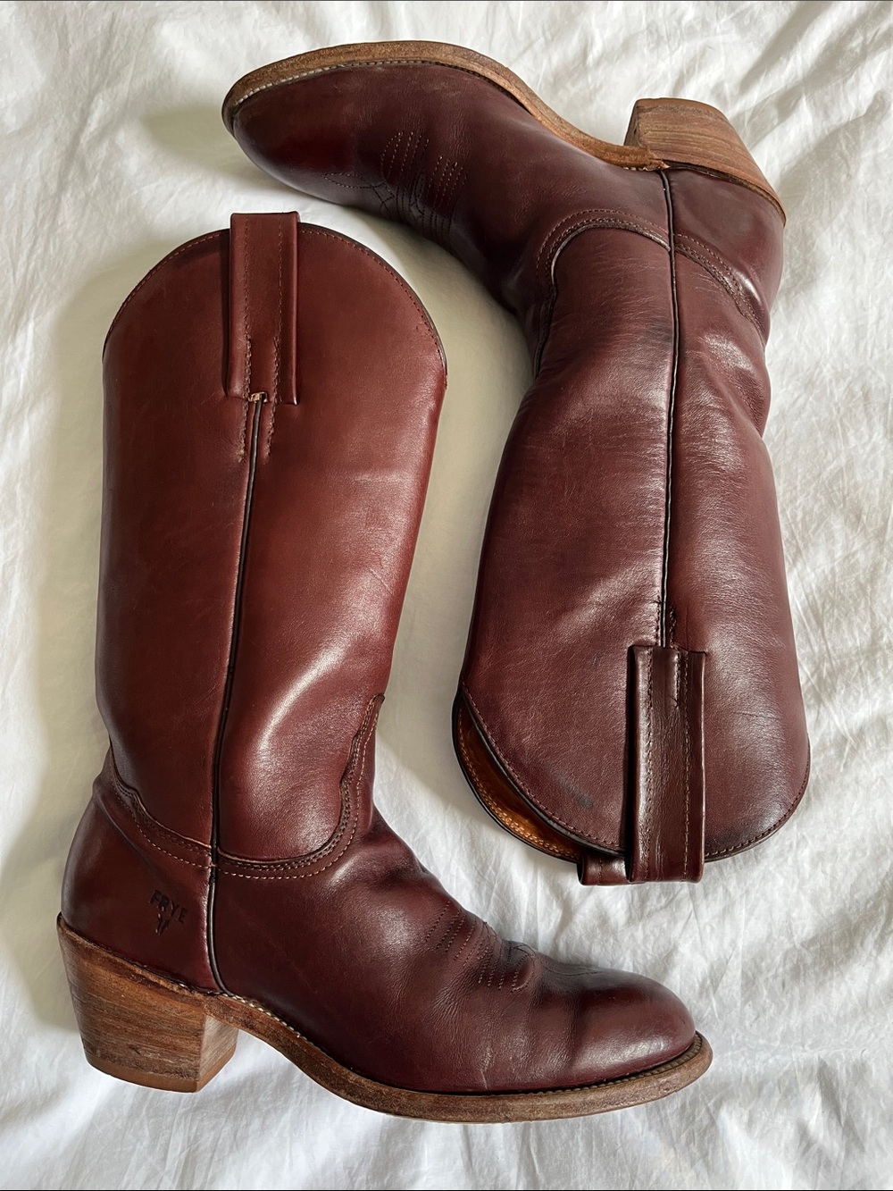Vintage Frye cowgirl western poured toe heeled boots mahogany maroon brown